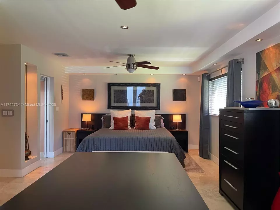 Bedroom - 6411 SW 62nd Ter, South Miami, FL 33143 photo 1 of 2