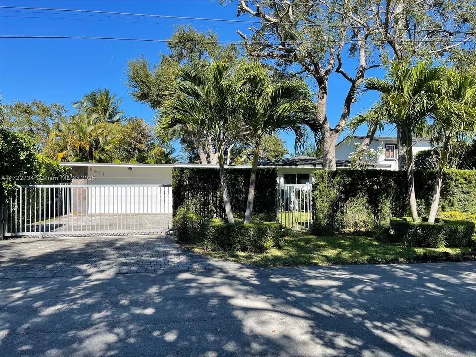 Exterior - 6411 SW 62nd Ter, South Miami, FL 33143 photo 4 of 7