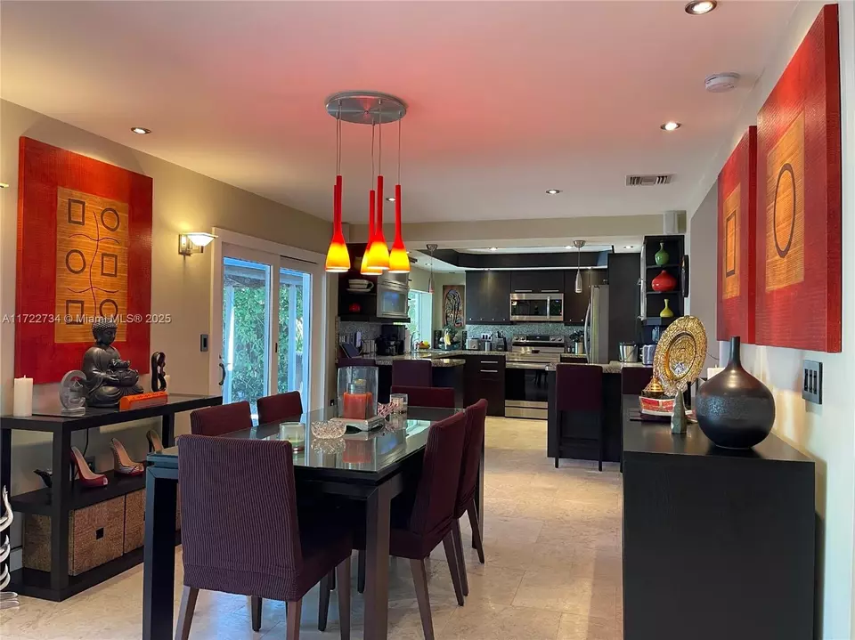 Dining - 6411 SW 62nd Ter, South Miami, FL 33143 photo 2 of 3