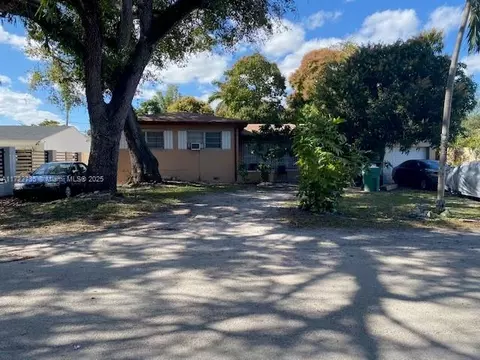 14710 NE 5 Ct, Miami, FL 33161