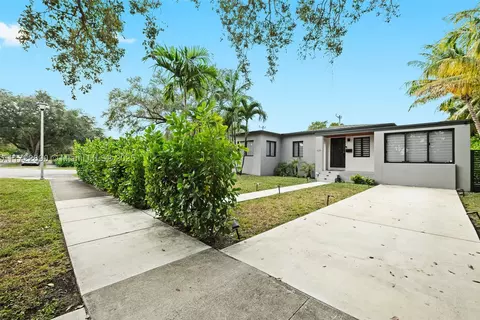 620 Cardinal St, Miami Springs, FL 33166