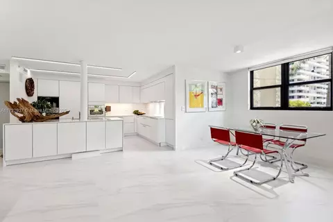 170 S Ocean Lane Dr #312, Key Biscayne, FL 33149