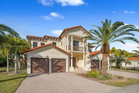 7945 SW 193rd St, Cutler Bay, FL 33157