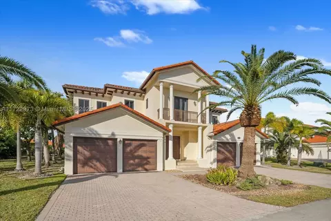 7945 SW 193rd St, Cutler Bay, FL 33157