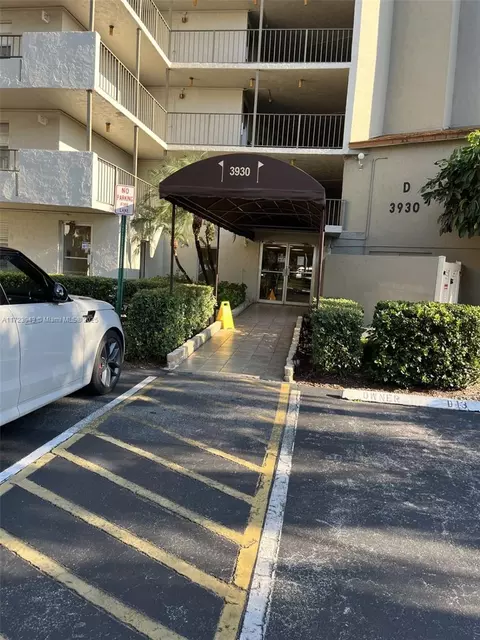 3930 Inverrary #506-D, Lauderhill, FL 33319