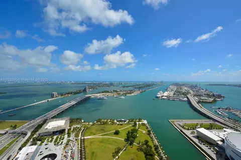 900 Biscayne Blvd #5606, Miami, FL 33132