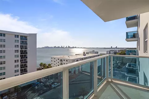 7501 E Treasure Dr #8R, North Bay Village, FL 33141