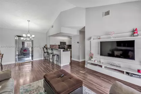18860 NW 57 Ave #306, Hialeah, FL 33015