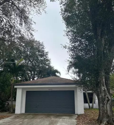 3600 NW 19th St, Coconut Creek, FL 33066
