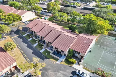4742 Sheridan St #6, Hollywood, FL 33021