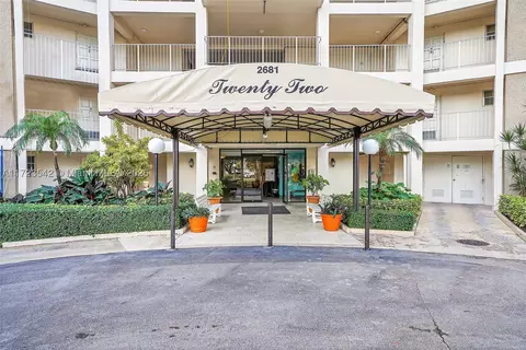 2681 S Course Dr #907, Pompano Beach, FL 33069