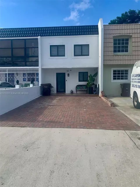 869 W 80th Pl #869, Hialeah, FL 33014