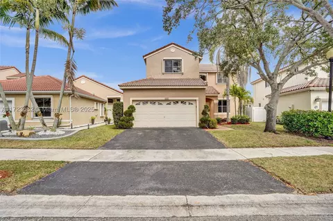 652 Stanton Dr, Weston, FL 33326