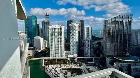 92 SW 3rd St #4102, Miami, FL 33130