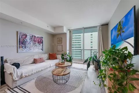 1900 N Bayshore Dr #2009, Miami, FL 33132