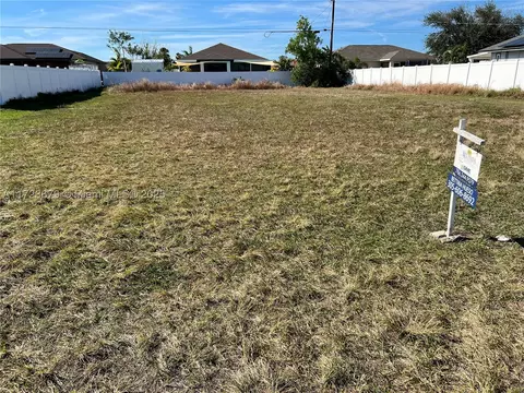 2808 NE 7 Ave, Cape Coral, FL 33909