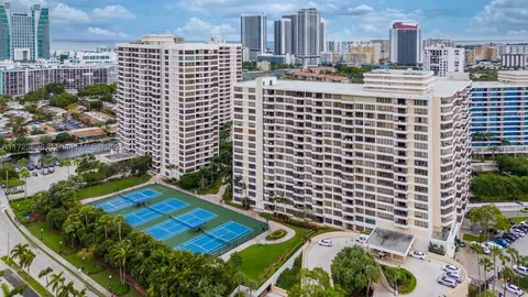600 Three Islands Blvd #1602, Hallandale Beach, FL 33009