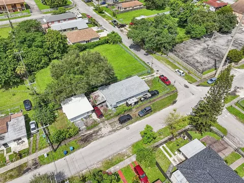 2406 NW 67th St, Miami, FL 33147