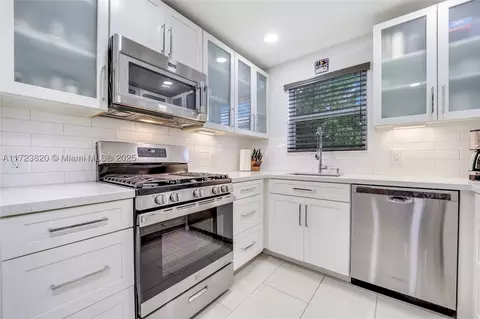 1615 Meridian Ave #501, Miami Beach, FL 33139