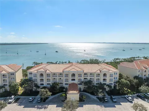 24 W Harbour Isle Dr #101, Fort Pierce, FL 34949