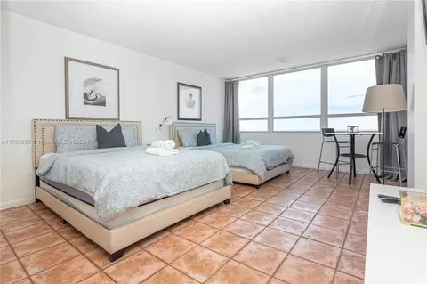 5445 Collins Ave #1701, Miami Beach, FL 33140