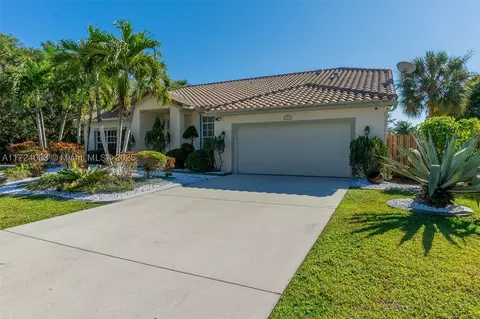 6420 NW 52nd Ct, Lauderhill, FL 33319