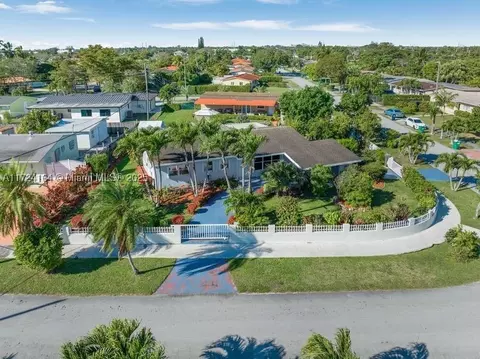 10240 SW 43rd St, Miami, FL 33165