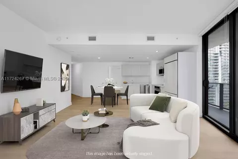 45 SW 9th St #2101, Miami, FL 33130