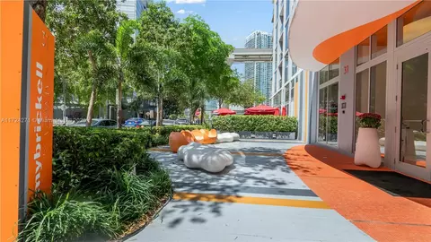 31 SE 6th St #1806, Miami, FL 33131