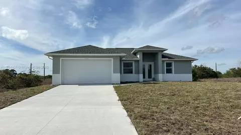 589 David Cir, Labelle, FL 33935