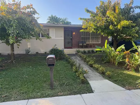 300 NE 122nd St, North Miami, FL 33161