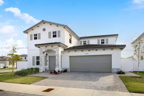 12728 SW 211th St, Miami, FL 33177