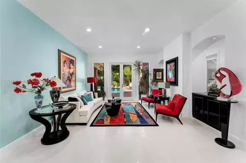 3210 Treasure Trove Ln, Miami, FL 33133
