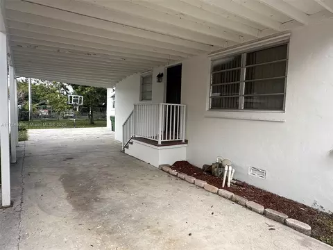 Exterior - 101 E 41st St, Hialeah, FL 33013 photo 2 of 5