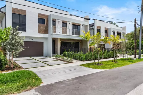 724 SW 8th Way #724, Fort Lauderdale, FL 33315