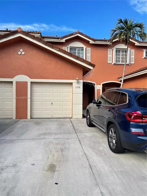 1106 NW 100th Ave, Pembroke Pines, FL 33024