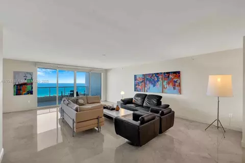 20201 E Country Club Dr #2705, Aventura, FL 33180