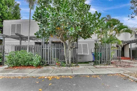 1521 NW 113th Way #1521, Pembroke Pines, FL 33026
