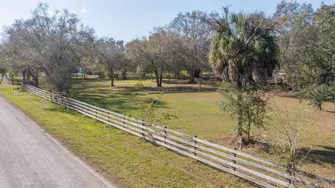 2426 2400 Phillips Rd, Labelle, FL 33935