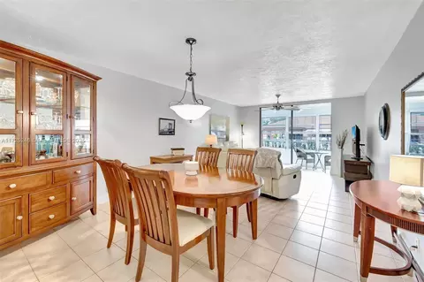 2811 Somerset Dr #104, Lauderdale Lakes, FL 33311