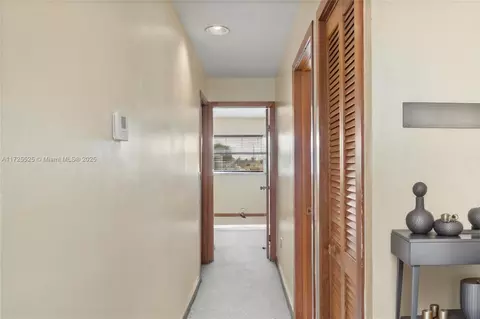 Entry Way - 860 W 39th Pl, Hialeah, FL 33012 photo 2 of 2