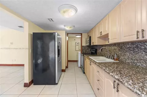 Kitchen - 860 W 39th Pl, Hialeah, FL 33012 photo 1 of 1