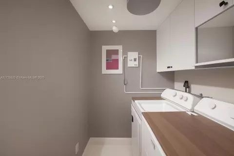 Other - 860 W 39th Pl, Hialeah, FL 33012 photo 4 of 4