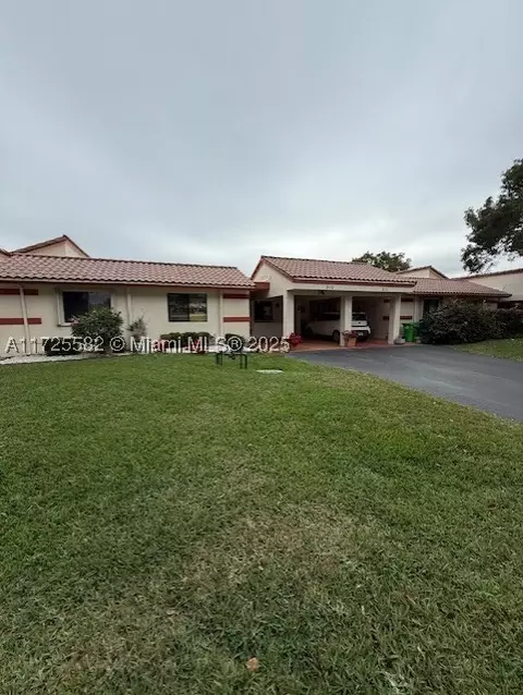 313 Lakeside Ct, Sunrise, FL 33326