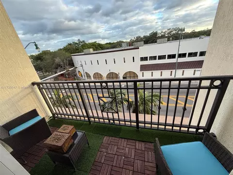 5271 SW 8th St #305, Miami, FL 33134