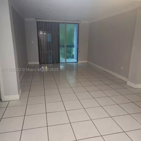 9440 Fontainebleau Blvd #301, Miami, FL 33172
