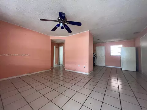Living - 840 SE 4th Pl, Hialeah, FL 33010 photo 2 of 3