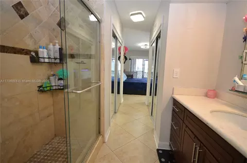 Bath - 16501 Fox Den Ct, Miami Lakes, FL 33014 photo 2 of 5