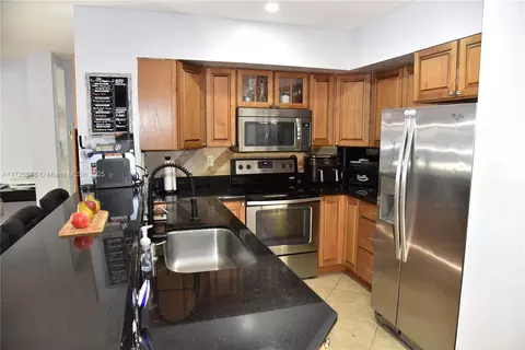 Kitchen - 16501 Fox Den Ct, Miami Lakes, FL 33014 photo 2 of 2
