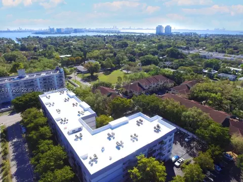 8950 NE 8th Ave #204, Miami, FL 33138